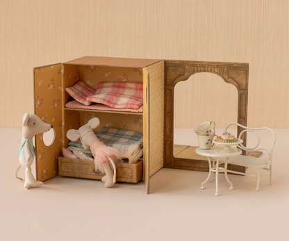 Studio de danse avec Petite sœur et Petit frère Souris